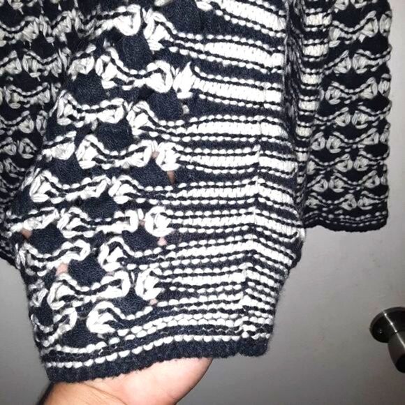 Freeway NWT Navy & White Knit Sweater Top Size Small - Picture 3 of 5